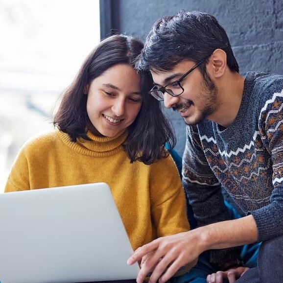 office members using whatsapp bulk sending software for promotion